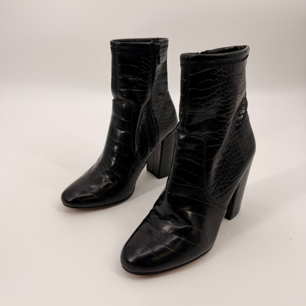 Aldo Black Croc Embossed Block Heel Ankle Boots Size 6.5 Pointed Toe Zip Up